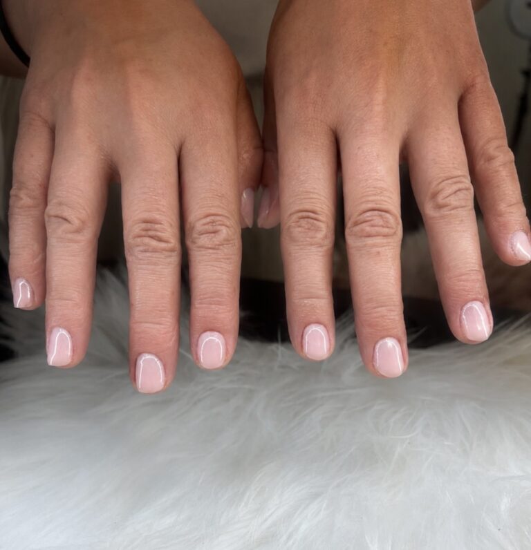 BIAB nagels in naturel nude bij Kimmss Nails, nagelsalon in Heerhugowaard