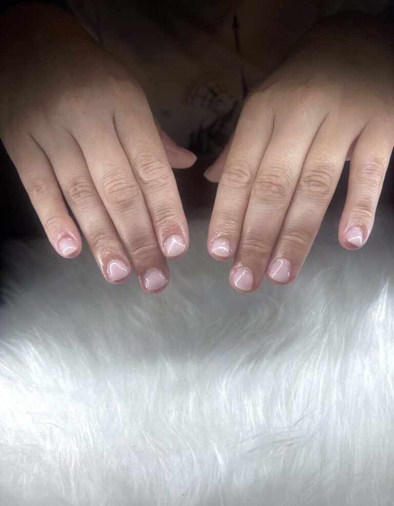 Natuurlijke BIAB nagels met nude finish bij nagelsalon Heerhugowaard