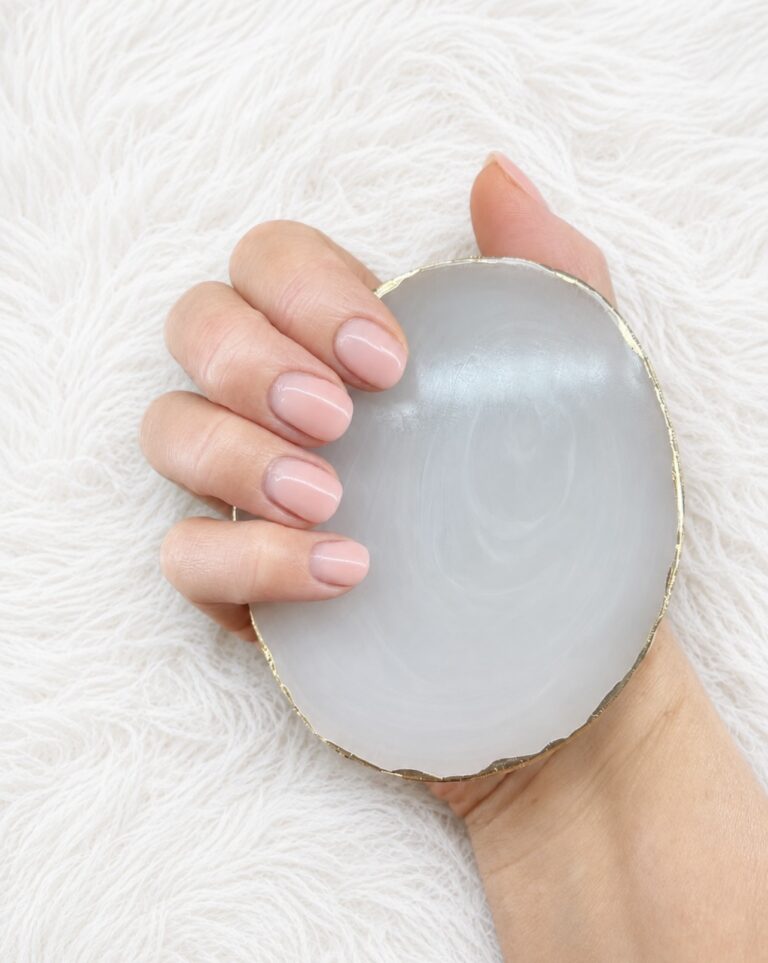 Verzorgde nude BIAB nagels bij Kimmss Nails in Heerhugowaard